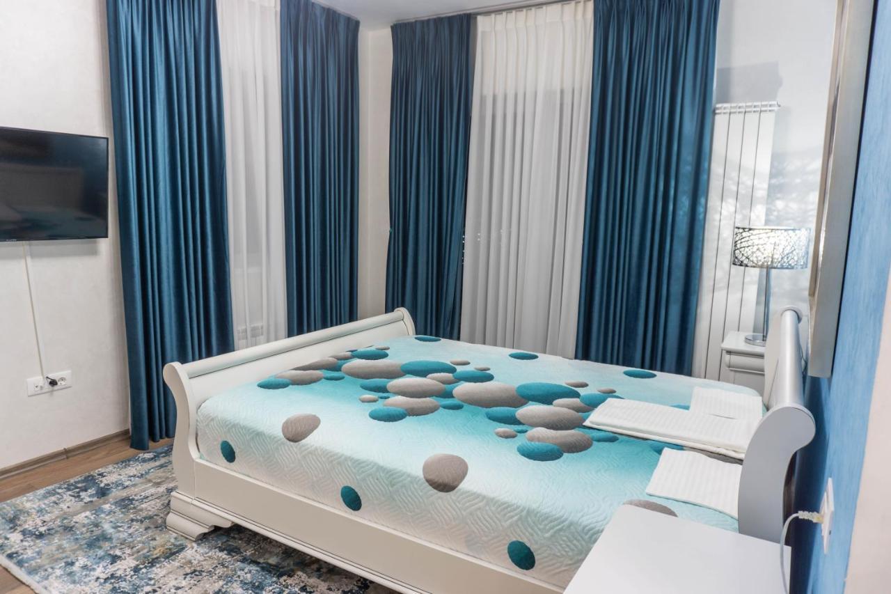 White Dream Penthouse With Jacuzzi Apartment Brasov Exterior photo